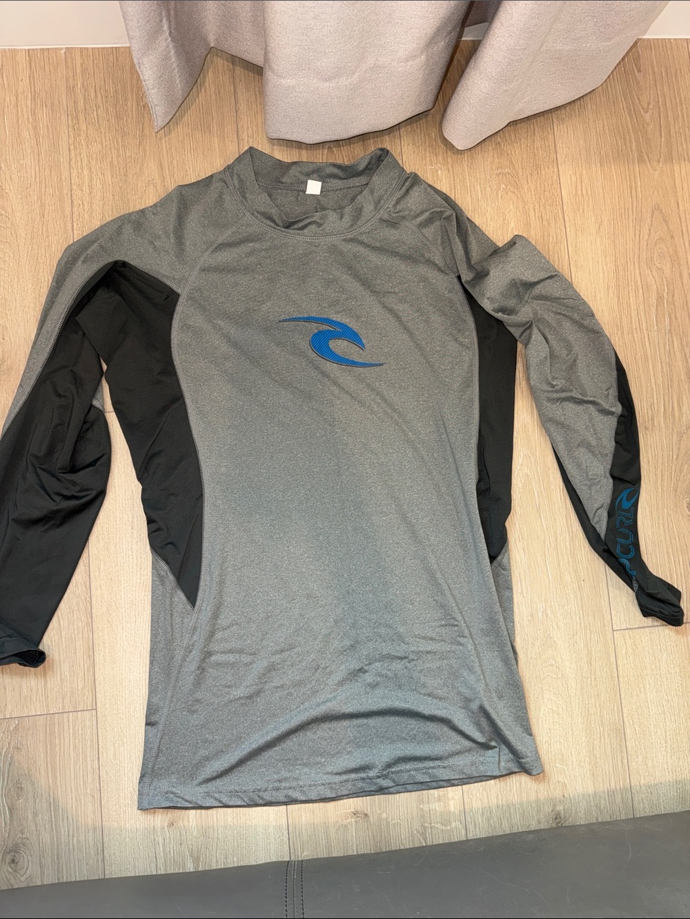 Rip Curl Men's Gray and Black Long-Sleeve Rash Guard with Blue Logo